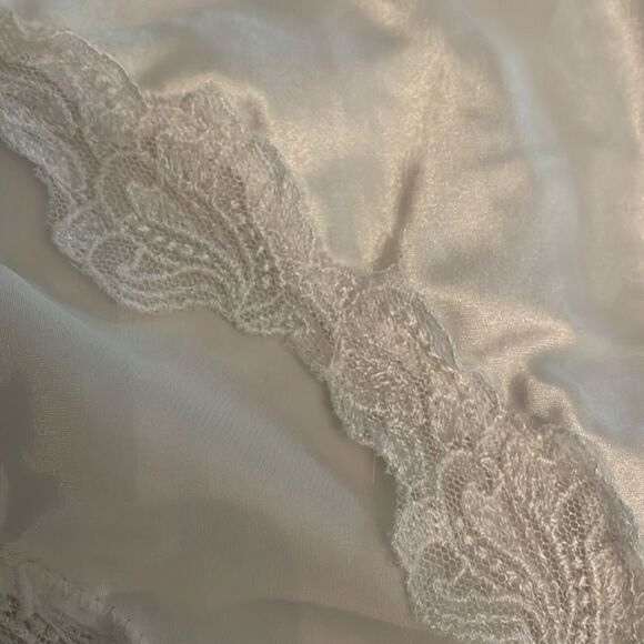 Victoria's Secret Vintage White Lace Teddy Bodysuit Womens Size Medium Lace USA - Picture 13 of 15